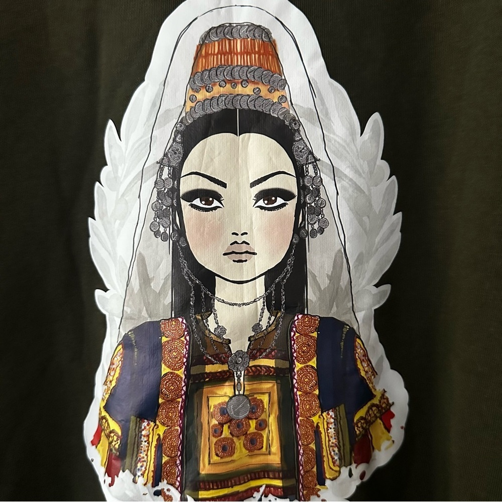 JEEL Graphic Sweatshirt Middle Eastern Woman in Traditional Garb sz Large